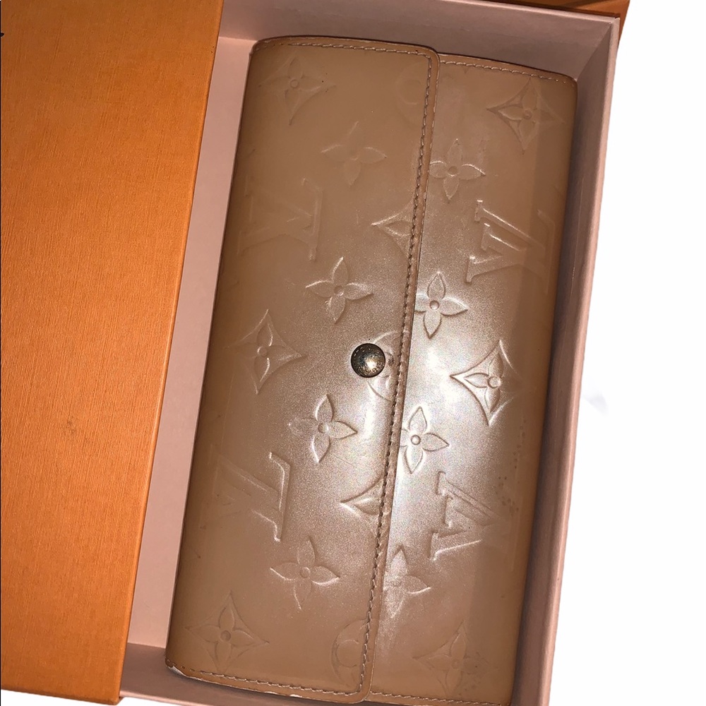 AUTHENTICATED Louis Vuitton long wallet - Picture 9 of 16